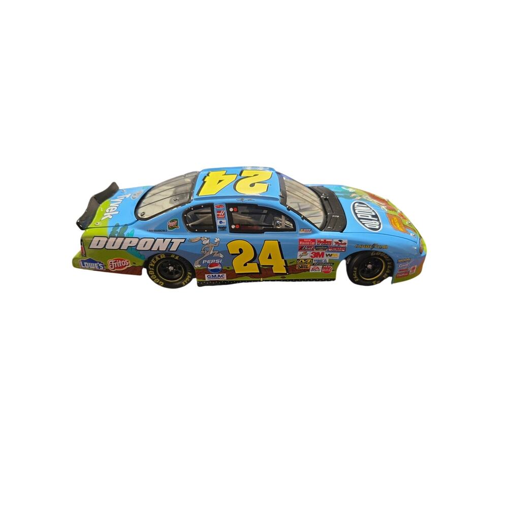 Jeff Gordon #24 DuPont Looney Tunes Rematch 2002 Monte Carlo 1:24 Mac Tools